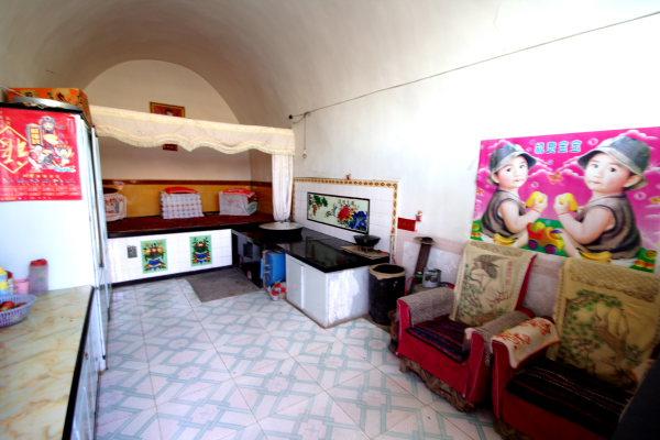 真实的陕北窑洞生活，富裕人家与穷苦人家差距大！