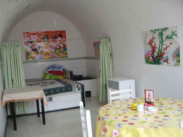 真实的陕北窑洞生活，富裕人家与穷苦人家差距大！